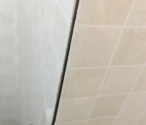 昭平瓷砖空鼓维修公司分享阳台瓷砖脱落的修复过程可以分为以下几个步骤